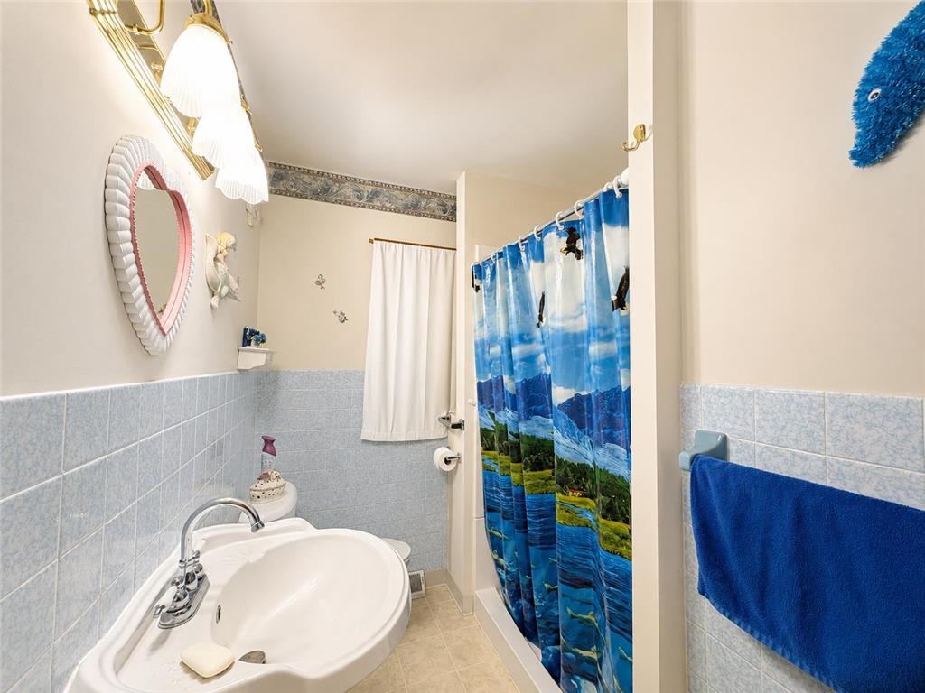 3715 W 5th Street Goodview MN 55987 7096080 image13