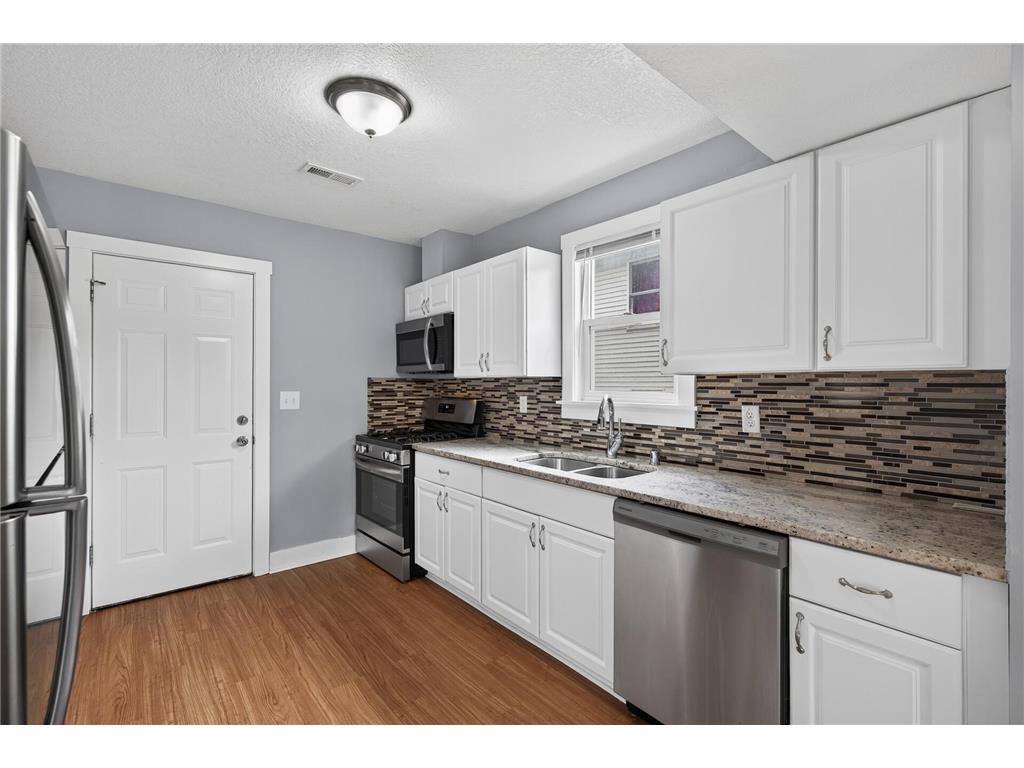 3718 Fremont Avenue N Minneapolis MN 55412 7094726 image10