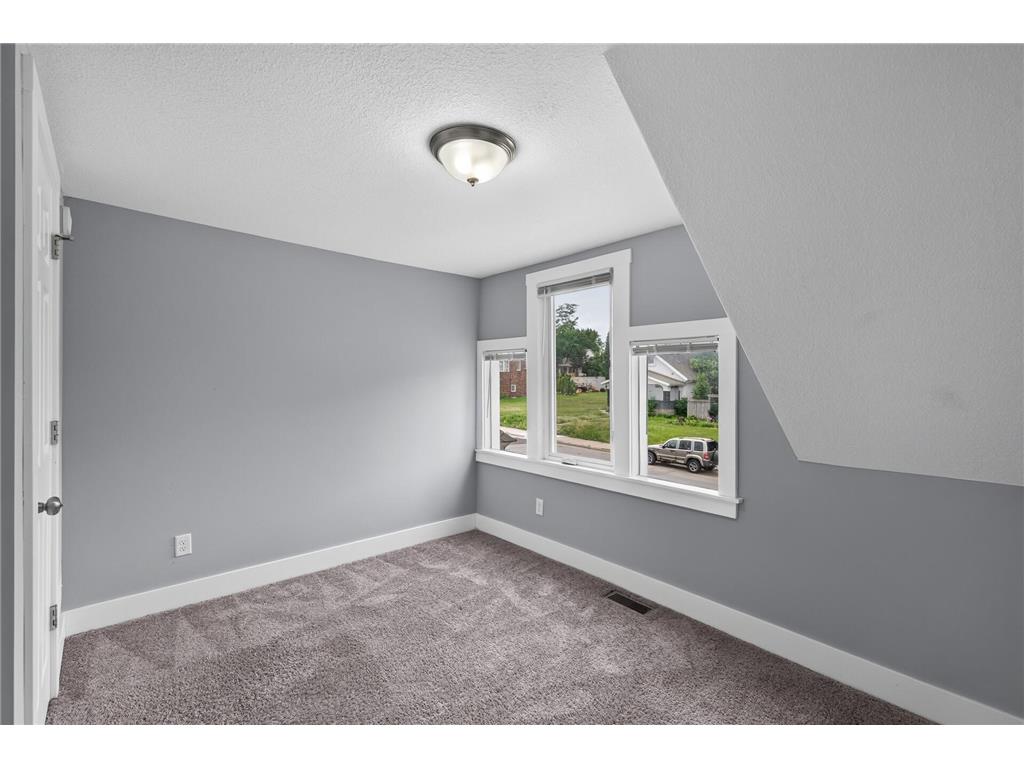 3718 Fremont Avenue N Minneapolis MN 55412 7094726 image16