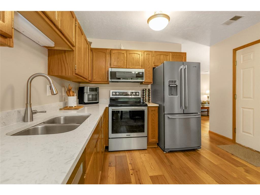 372 Gironde Court Woodbury MN 55125 7085878 image14