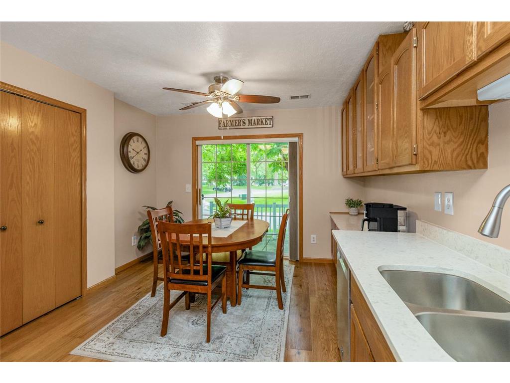 372 Gironde Court Woodbury MN 55125 7085878 image17