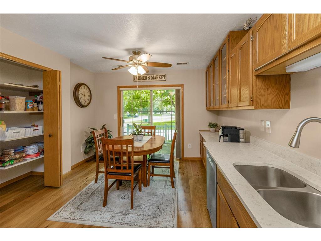 372 Gironde Court Woodbury MN 55125 7085878 image18