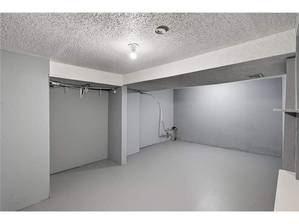 372 Lawson Avenue E Saint Paul MN 55130 7058900 image24
