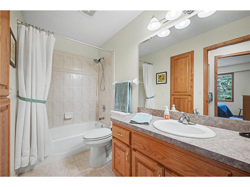 3720 Ladyslipper Lane N Brooklyn Park MN 55443 7022224 image21
