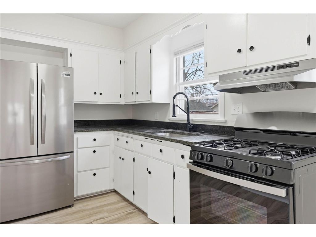 3722 Queen Avenue N Minneapolis MN 55412 7047751 image11