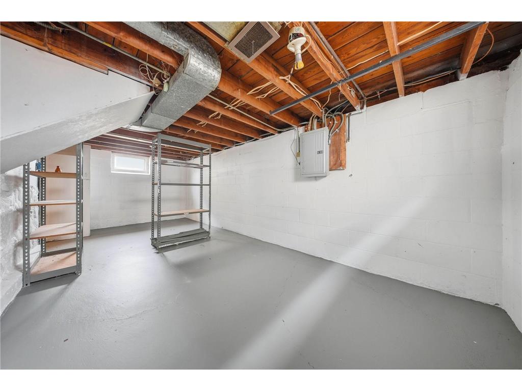 3722 Queen Avenue N Minneapolis MN 55412 7047751 image20