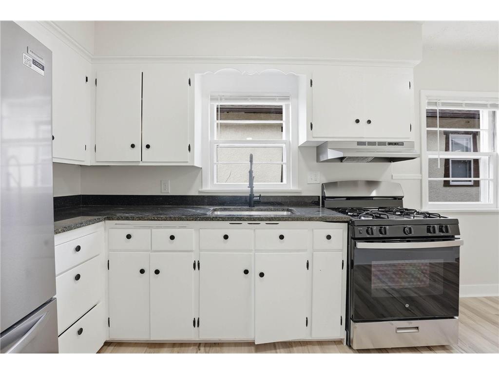 3722 Queen Avenue N Minneapolis MN 55412 7047751 image9