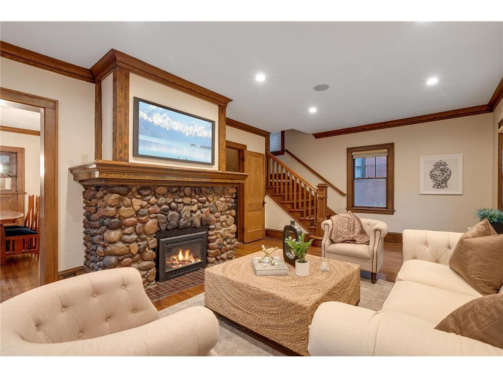 3723 E Minnehaha Parkway Minneapolis MN 55417 6486350 image1