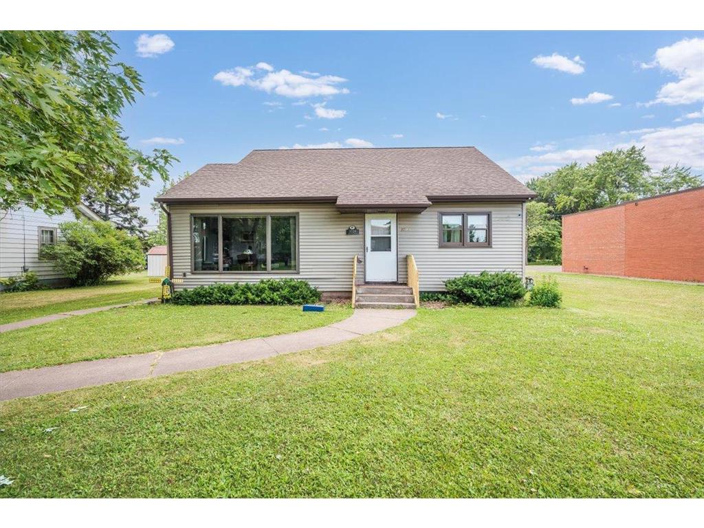 3724 E 1st Street Superior WI 54880 6412339 image1
