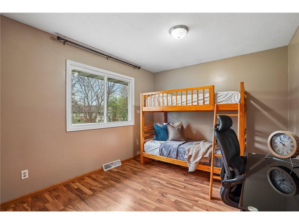 3725 80th Avenue N Brooklyn Park MN 55443 7058585 image18