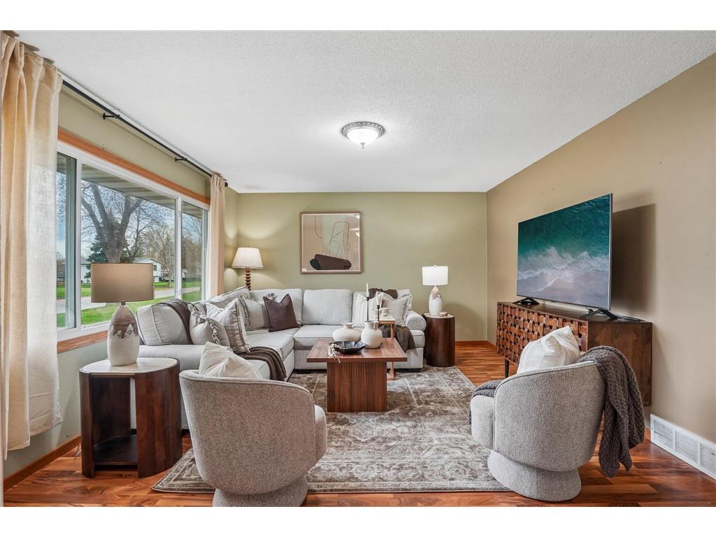 3725 80th Avenue N Brooklyn Park MN 55443 7058585 image2