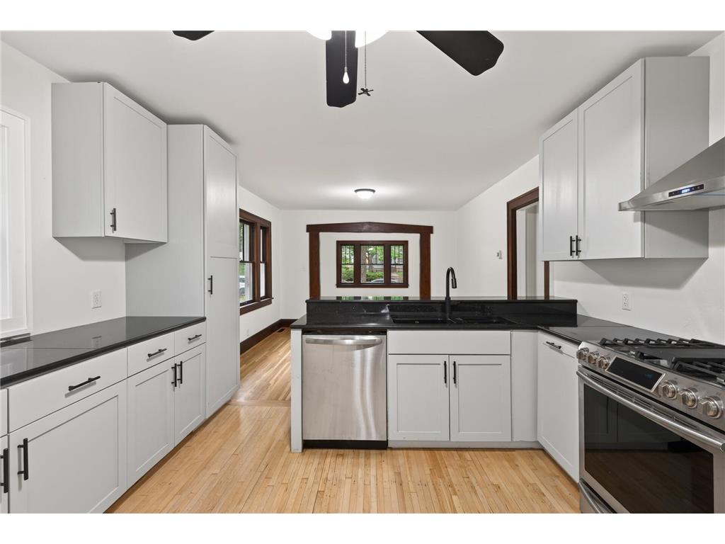 3726 Thomas Avenue N Minneapolis MN 55412 7081758 image10