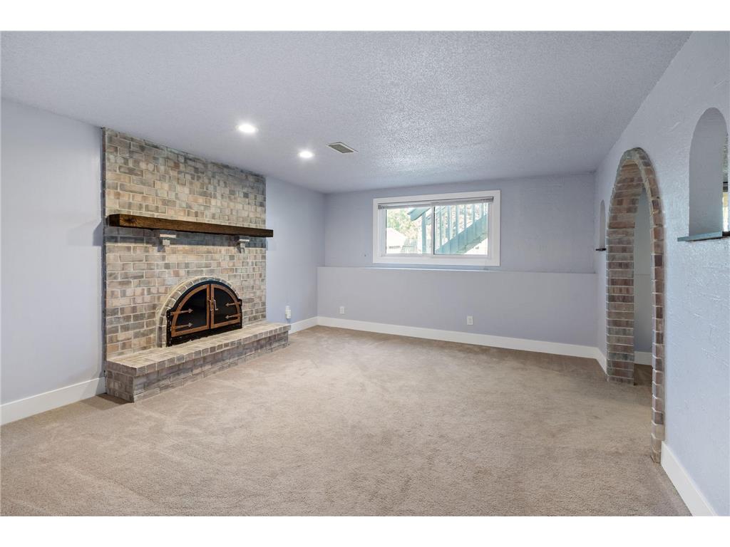 3732 81st Avenue N Brooklyn Park MN 55443 7075655 image20