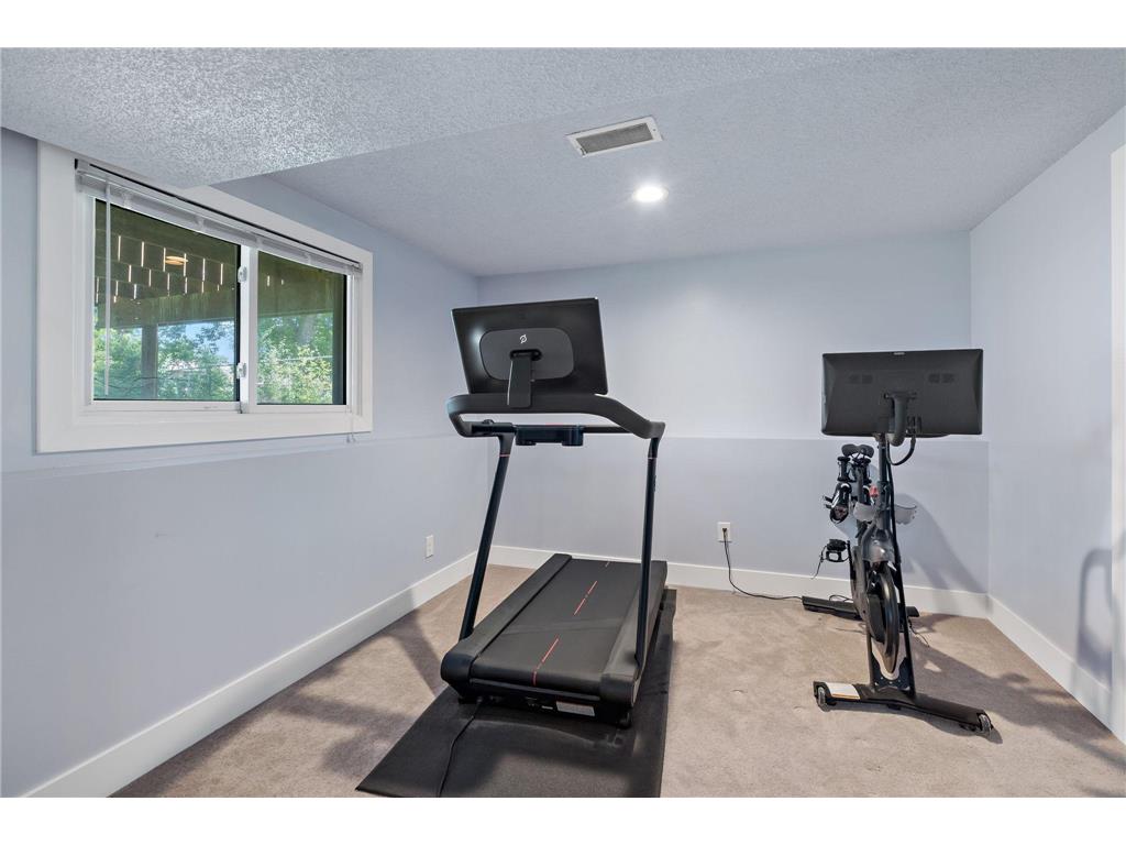 3732 81st Avenue N Brooklyn Park MN 55443 7075655 image22