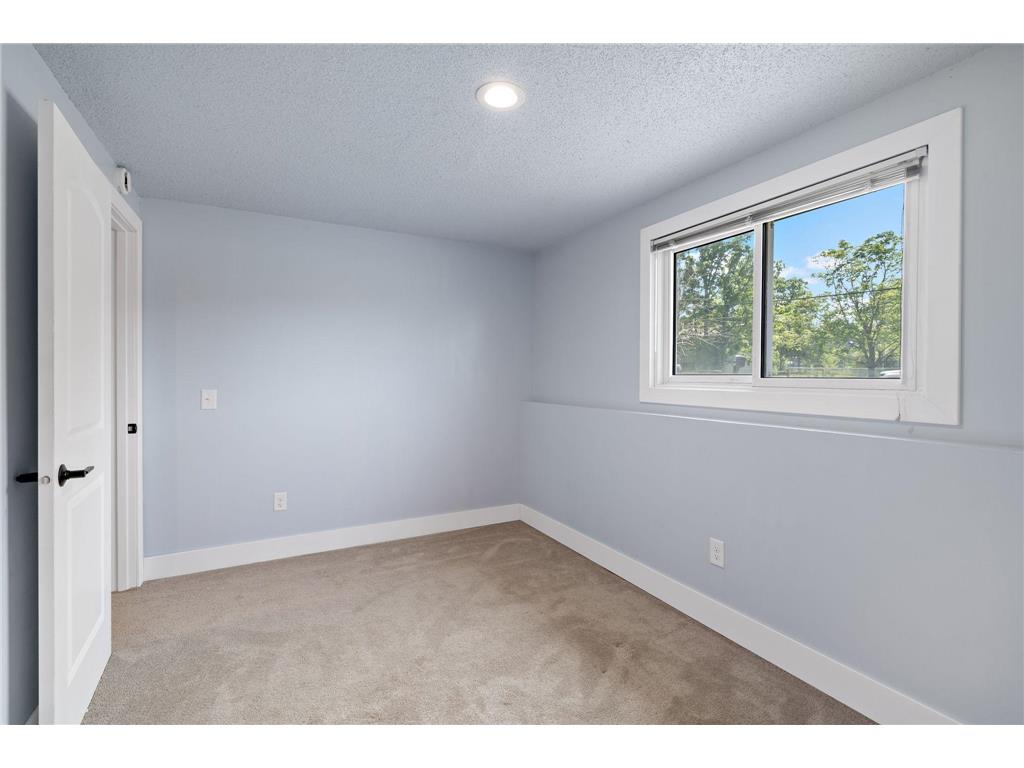 3732 81st Avenue N Brooklyn Park MN 55443 7075655 image24