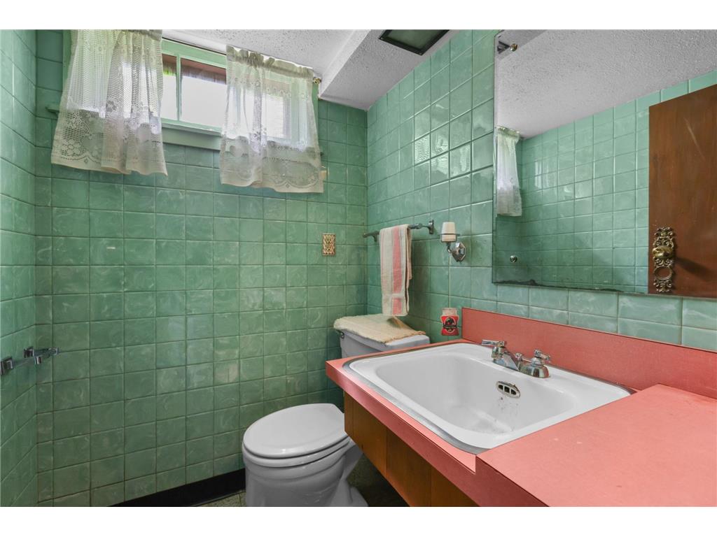 3738 Noble Avenue N Robbinsdale MN 55422 7073356 image12