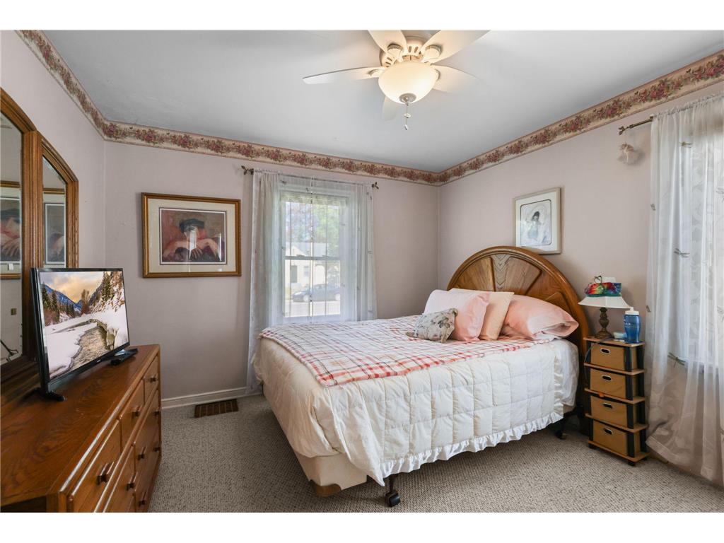3738 Noble Avenue N Robbinsdale MN 55422 7073356 image9