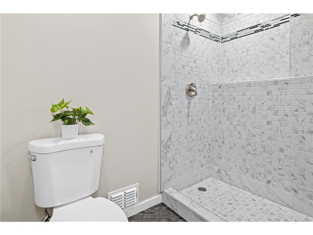 3744 5th Avenue S Minneapolis MN 55409 7017226 image19
