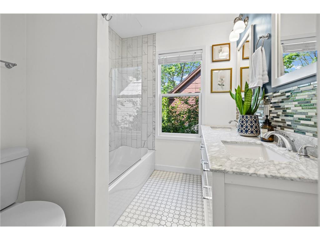 3746 1st Avenue S Minneapolis MN 55409 7077687 image24