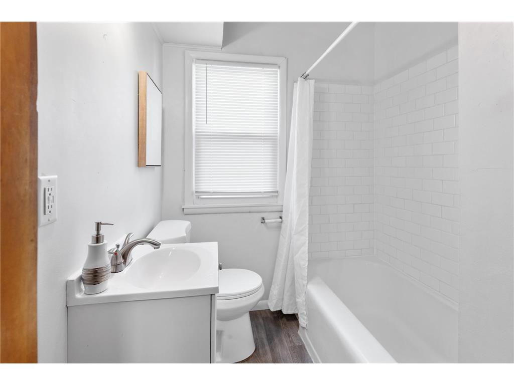 3747 Major Avenue N Robbinsdale MN 55422 7048659 image10