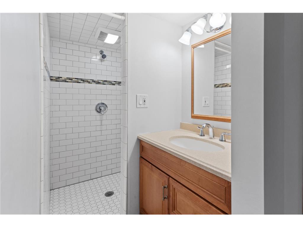 3747 Major Avenue N Robbinsdale MN 55422 7048659 image17