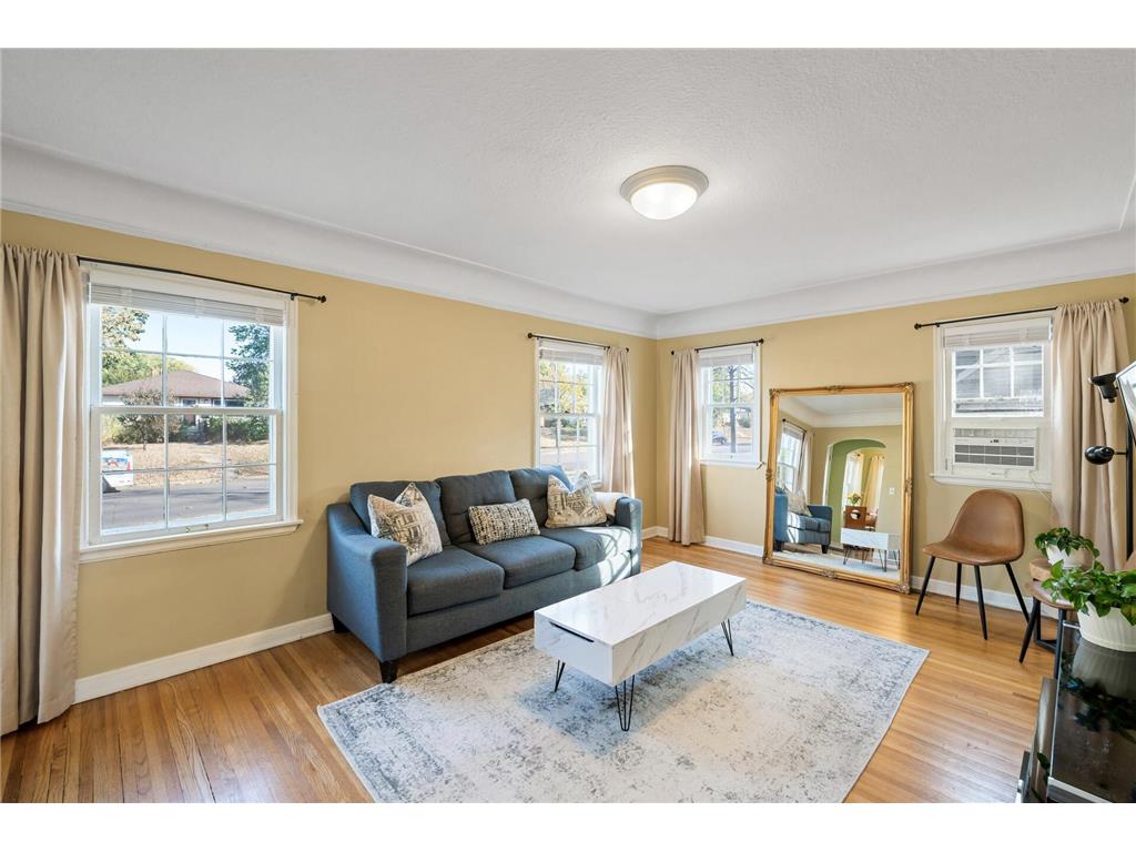 3749 Regent Avenue N Robbinsdale MN 55422 6620267 image1