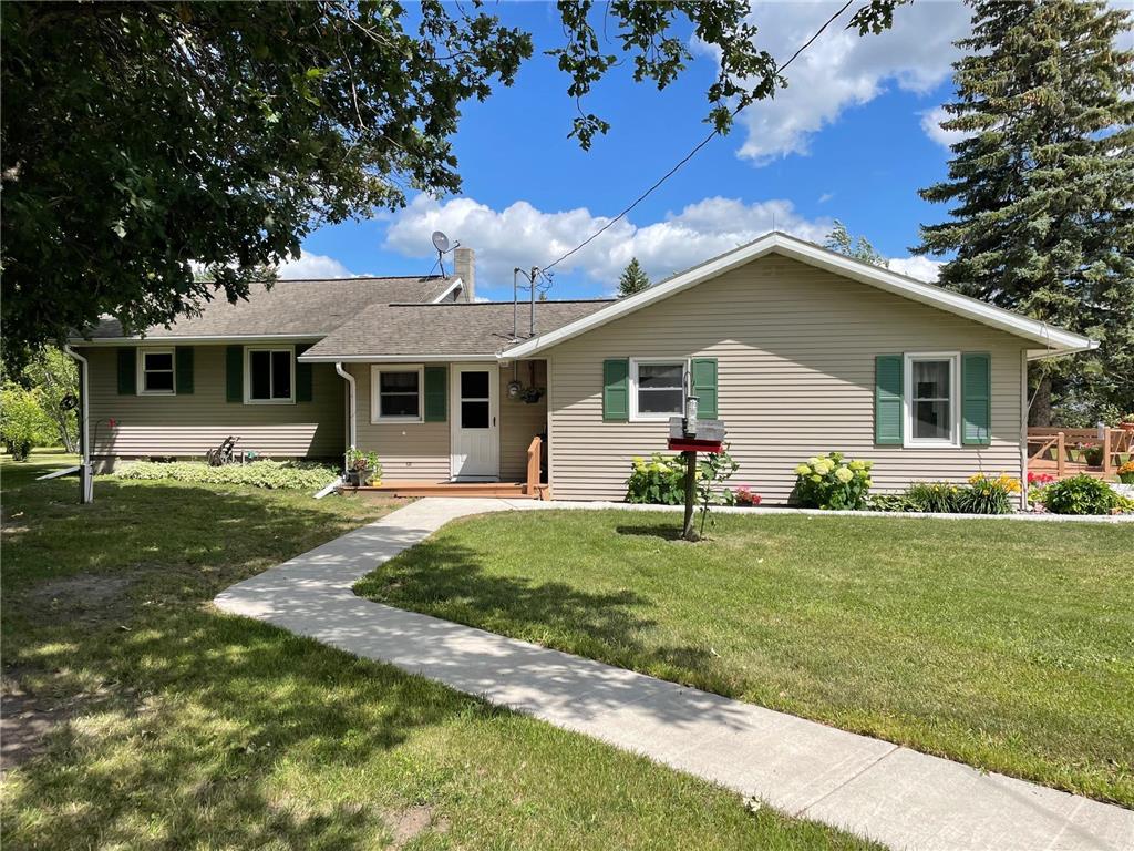 37492 320th Street Roseau MN 56751 6476168 image1