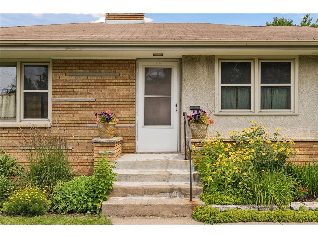 375 Jessamine Avenue W Saint Paul MN 55117 7087191 image4