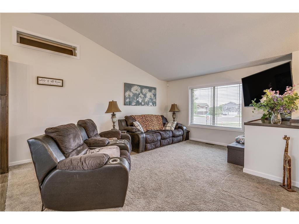 37621 Hawthorne Avenue North Branch MN 55056 6820665 image6