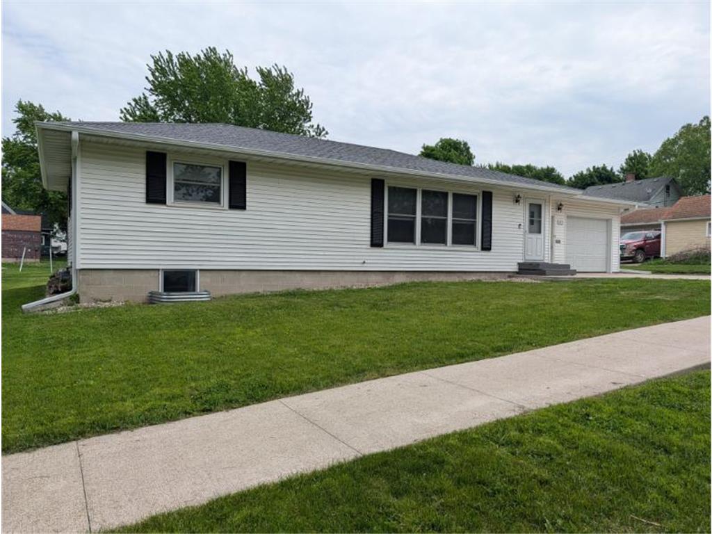 377 1st Street SW Wells MN 56097 7083733 image1