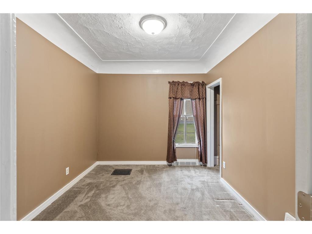 377 Winona Street E Saint Paul MN 55107 6738279 image16