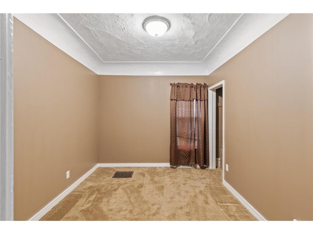 377 Winona Street E Saint Paul MN 55107 6738279 image17