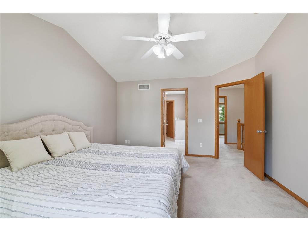 3774 Oxford Drive Woodbury MN 55125 7065537 image22