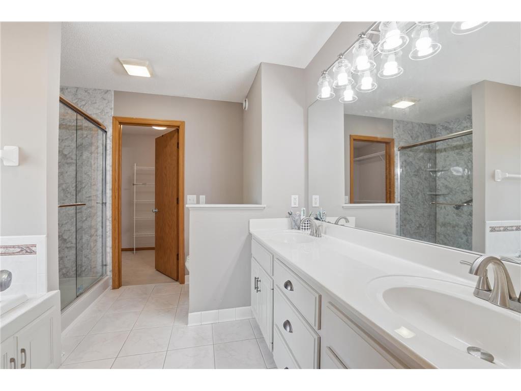 3774 Oxford Drive Woodbury MN 55125 7065537 image23