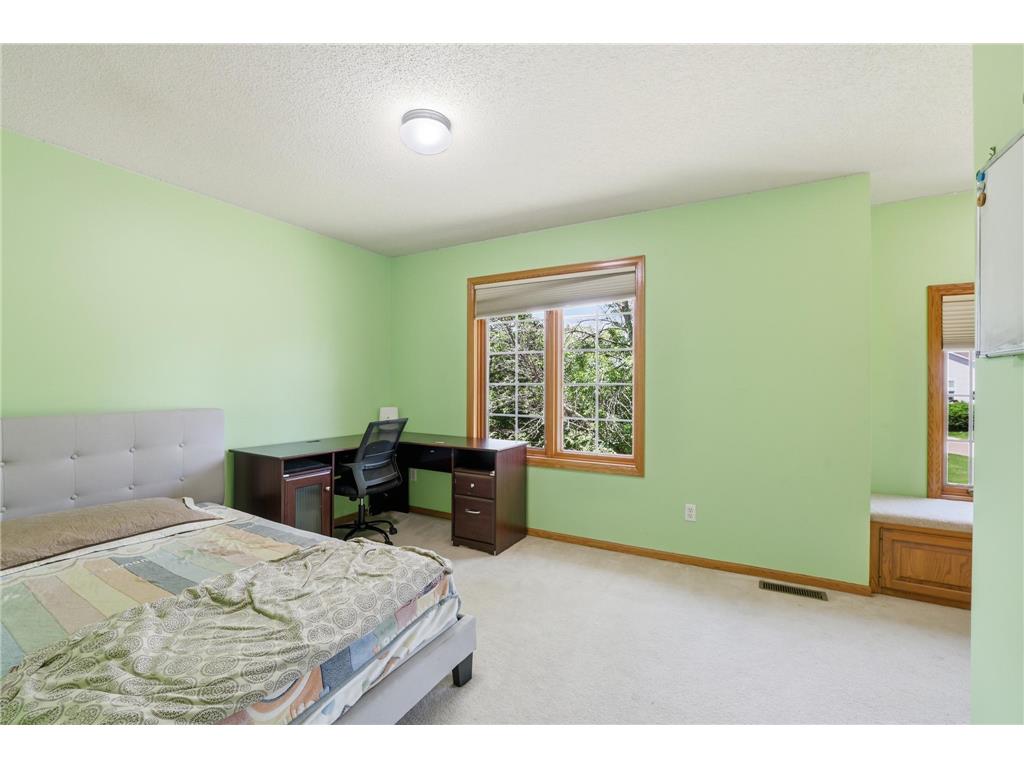 3774 Oxford Drive Woodbury MN 55125 7065537 image28
