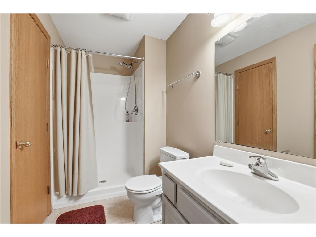 3774 Oxford Drive Woodbury MN 55125 7065537 image37