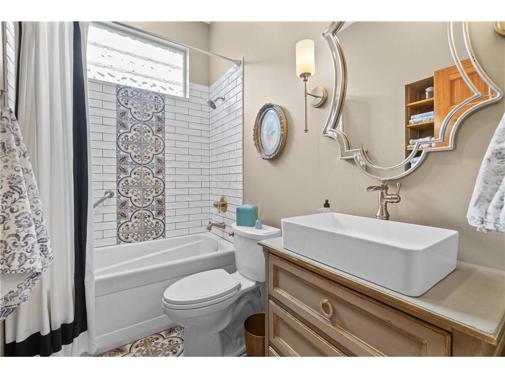 378 Andrews Bay Hudson WI 54016 7071514 image30
