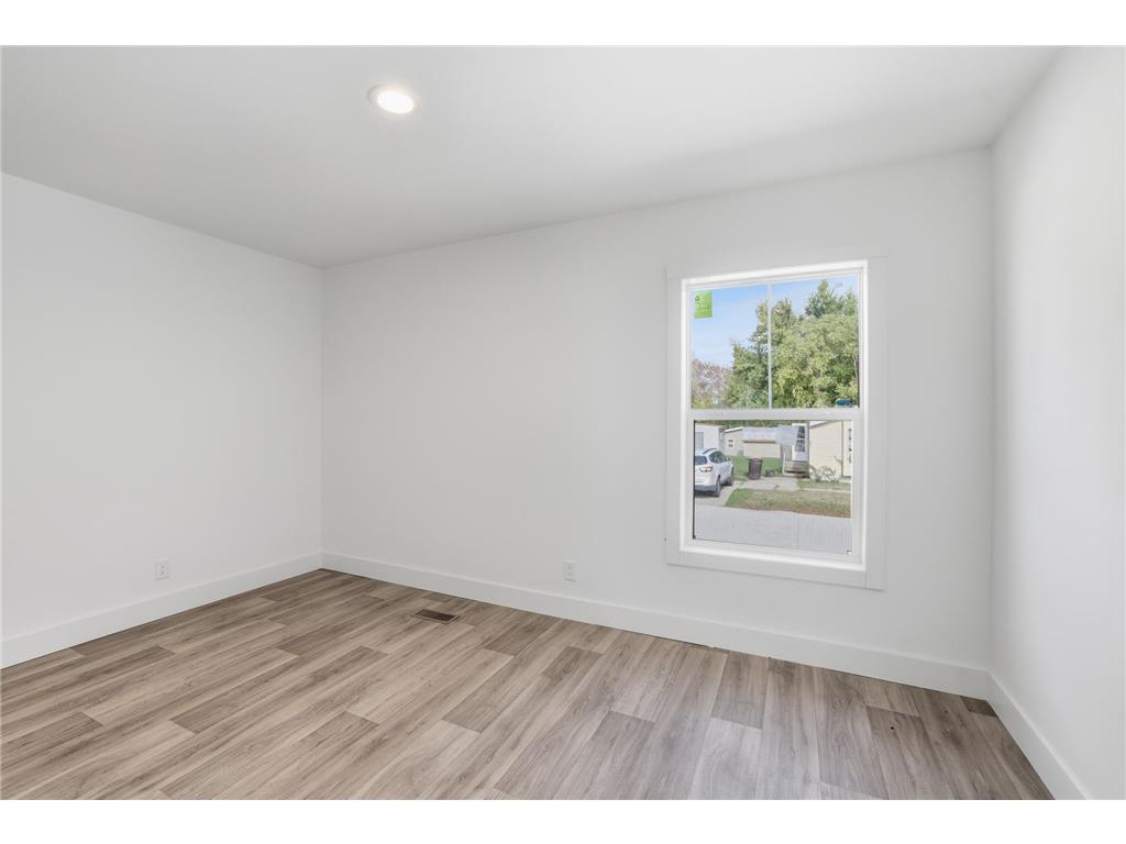 378 Hillcrest Circle Clarks Grove MN 56016 6802141 image12