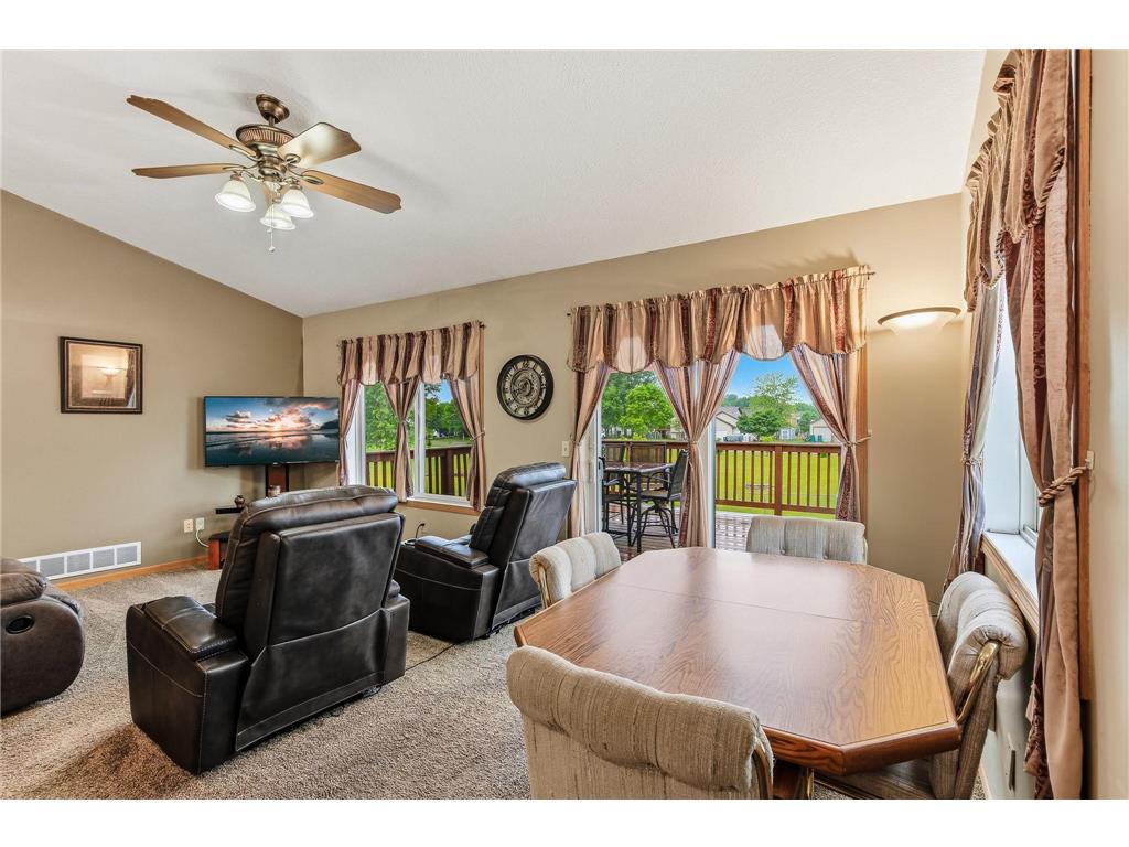 37888 Hawthorne Avenue North Branch MN 55056 7087047 image11