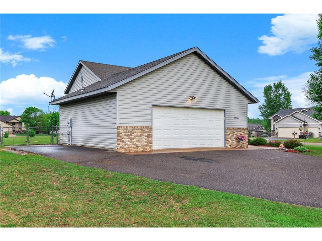 37888 Hawthorne Avenue North Branch MN 55056 7087047 image2