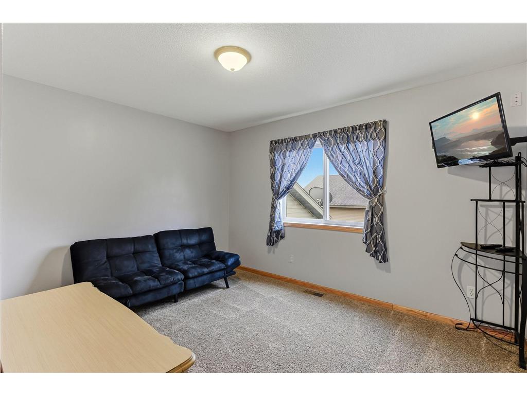 37888 Hawthorne Avenue North Branch MN 55056 7087047 image20