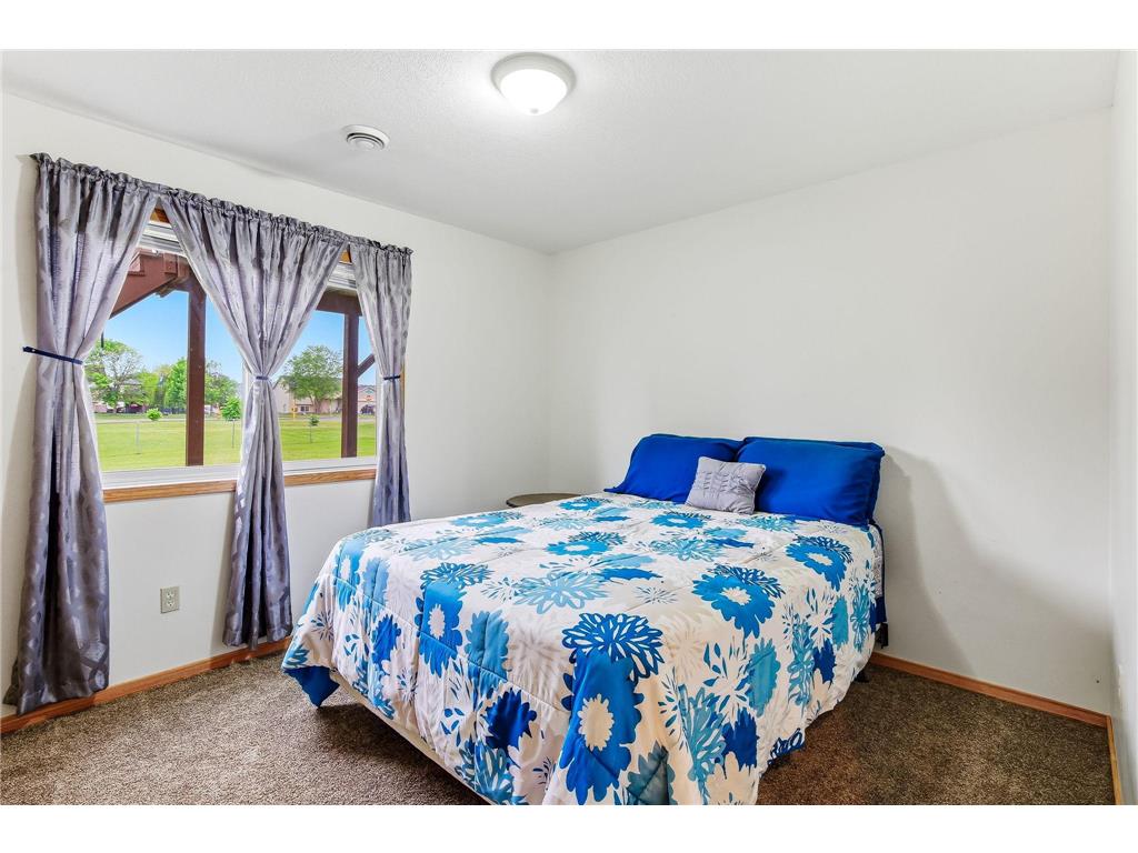37888 Hawthorne Avenue North Branch MN 55056 7087047 image28