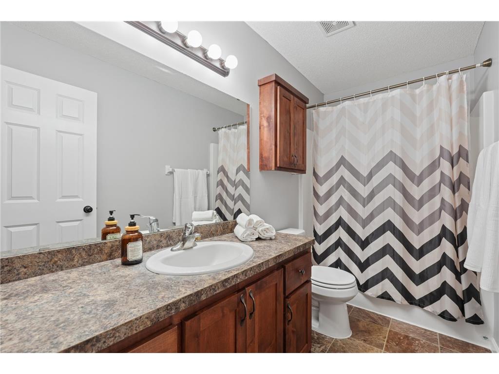 37915 Gerald Avenue North Branch MN 55056 7051650 image15