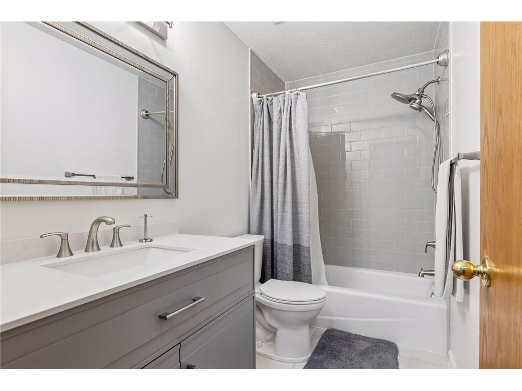 3794 Smithfield Curve Woodbury MN 55129 7085904 image22