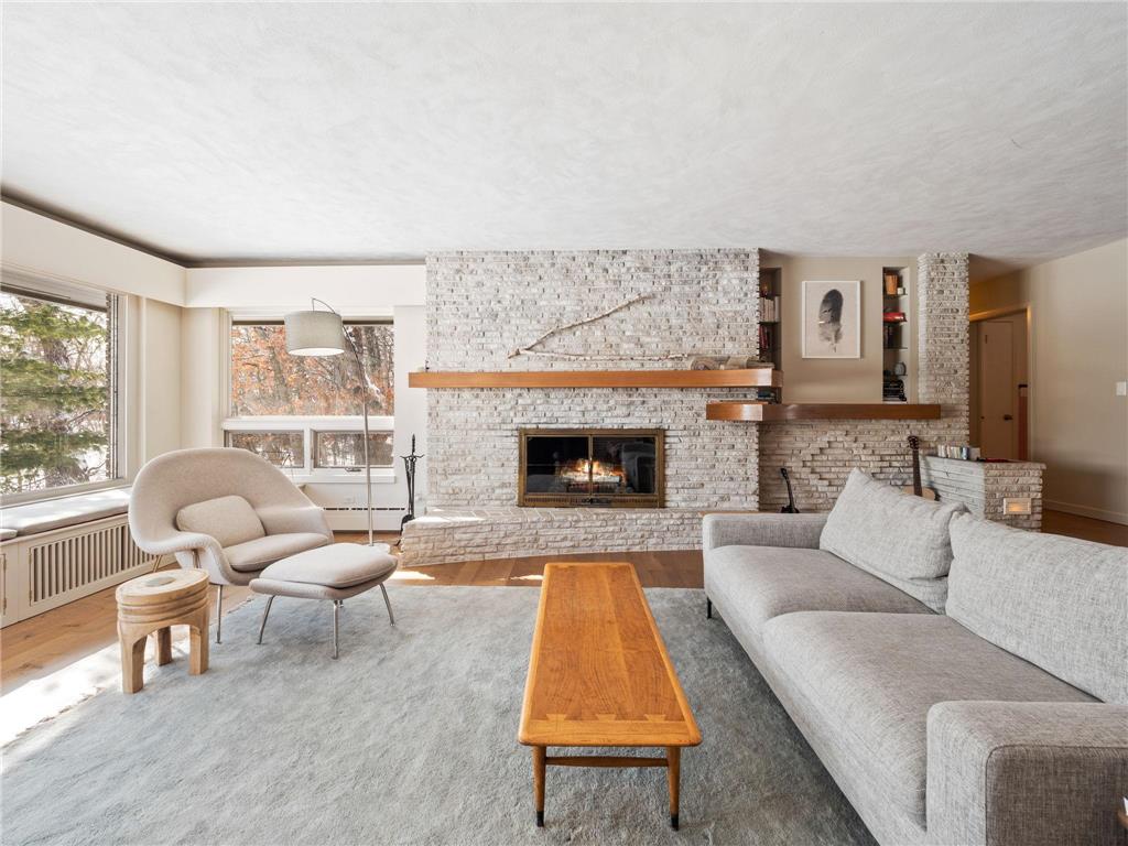 38 E Oaks Road North Oaks MN 55127 - Gilfillan 6329898 image1