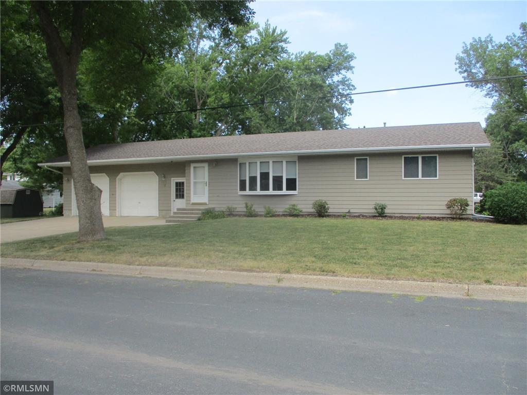 380 E Woodlawn Street Le Center MN 56057 6402644 image1