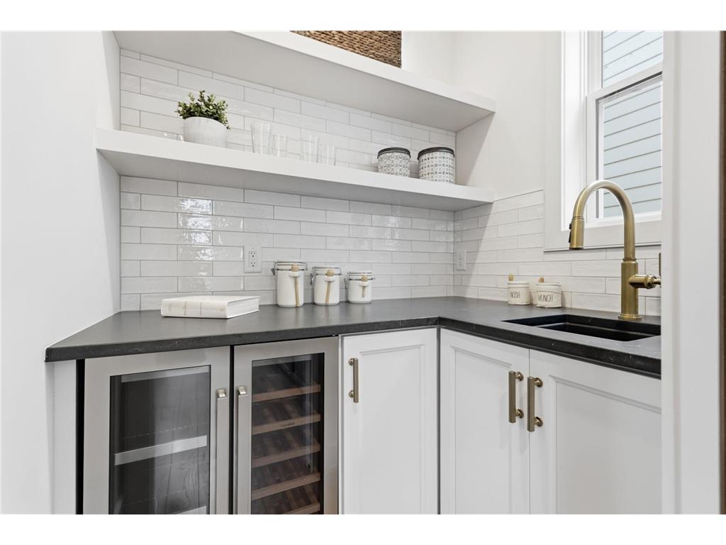 380 Laurel Curve Golden Valley MN 55426 7023931 image10