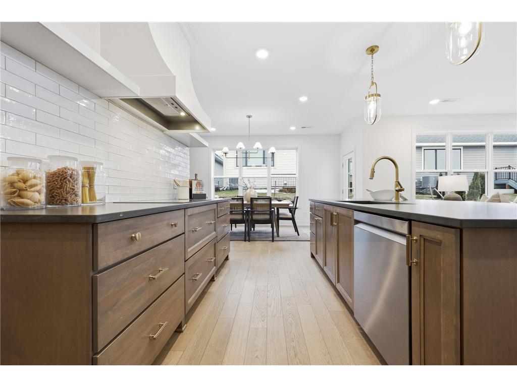 380 Laurel Curve Golden Valley MN 55426 7023931 image11