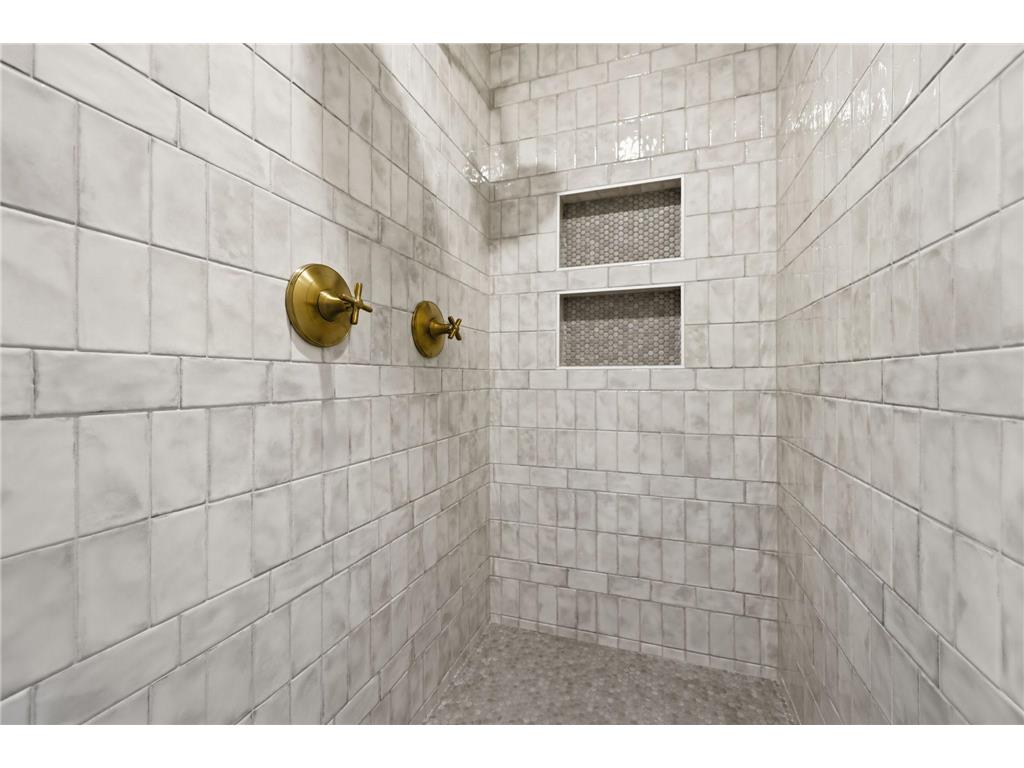 380 Laurel Curve Golden Valley MN 55426 7023931 image21