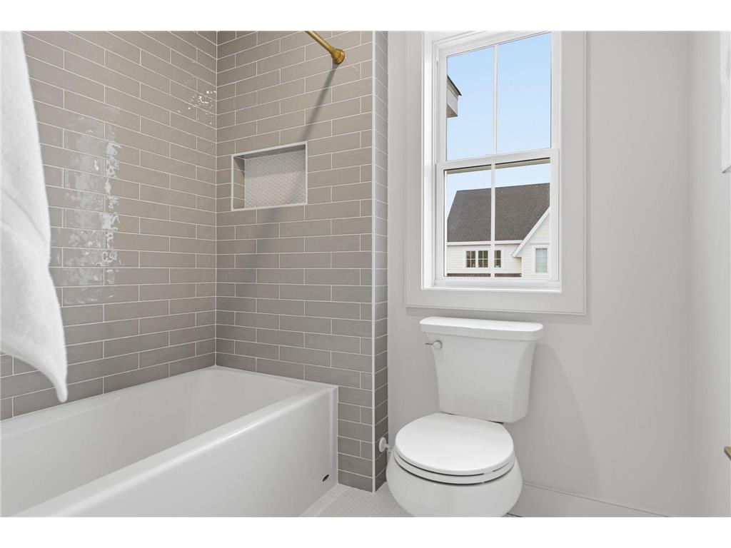 380 Laurel Curve Golden Valley MN 55426 7023931 image29